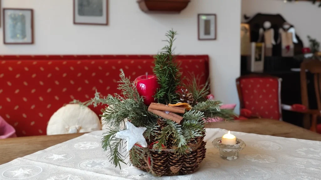 Weihnachten im Altenpflegeheim, weihnachtlicher Tischschmuck